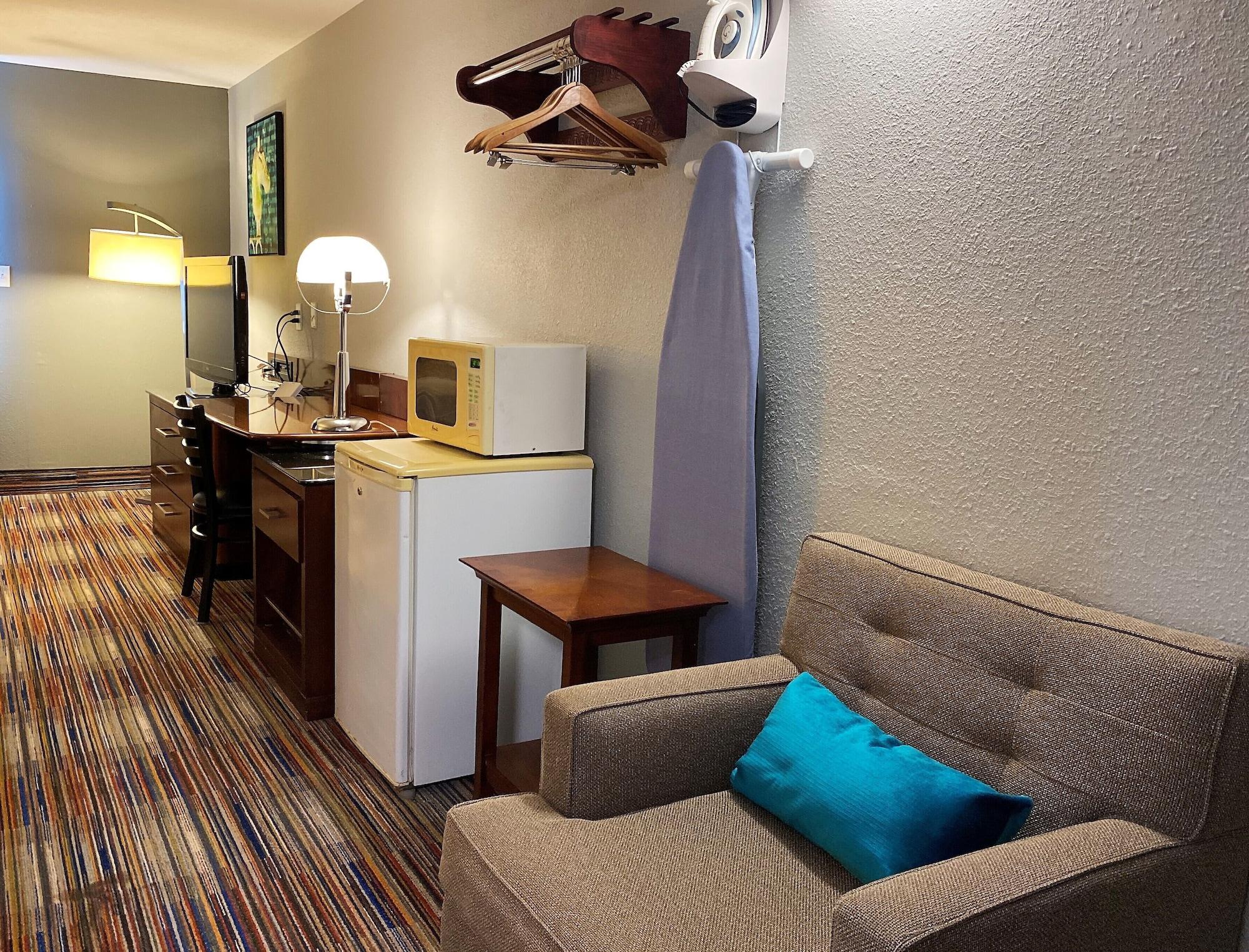 Travelodge By Wyndham Bloomington Esterno foto
