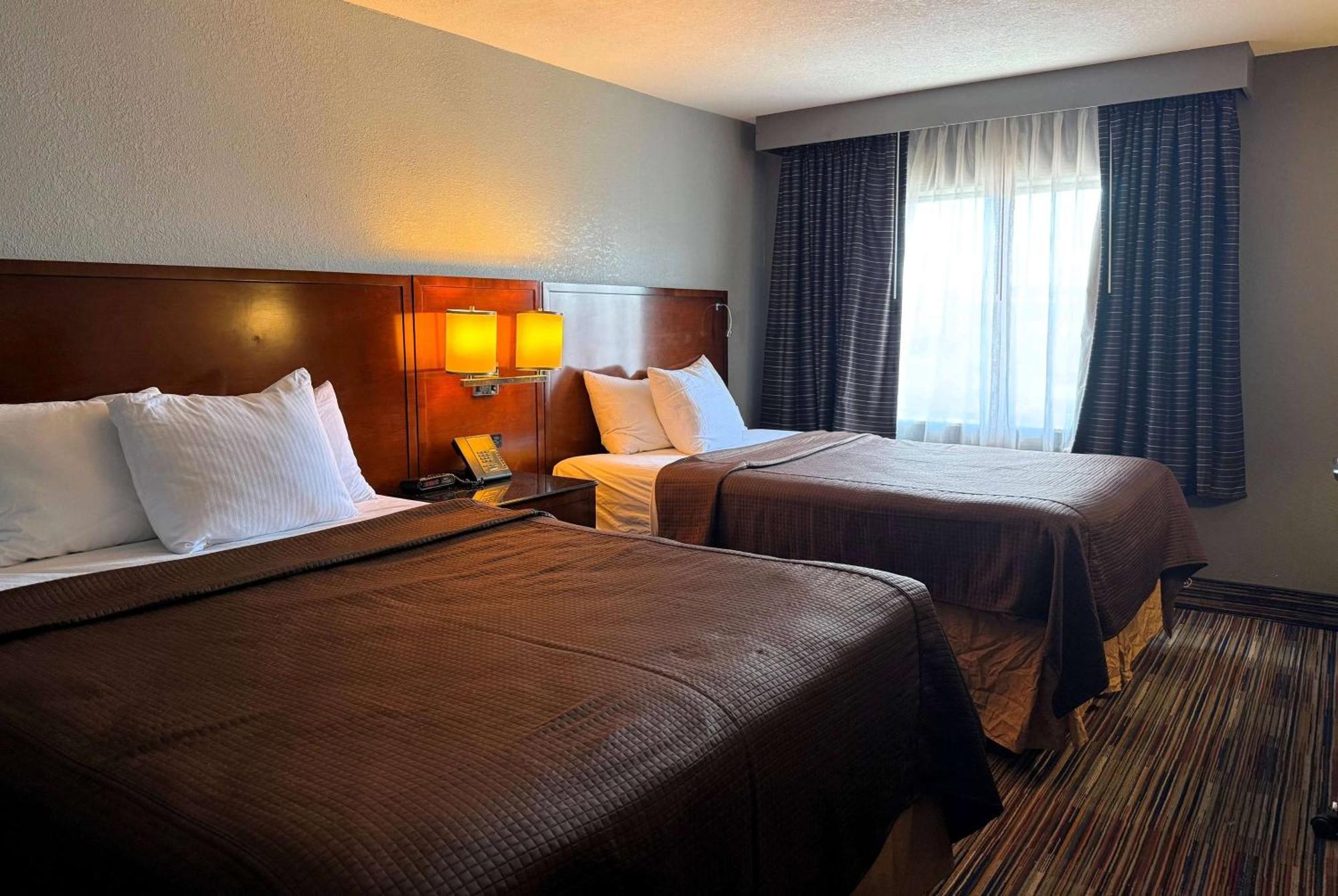 Travelodge By Wyndham Bloomington Esterno foto