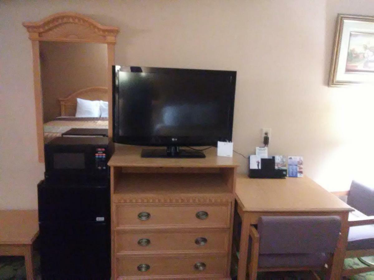 Travelodge By Wyndham Bloomington Esterno foto