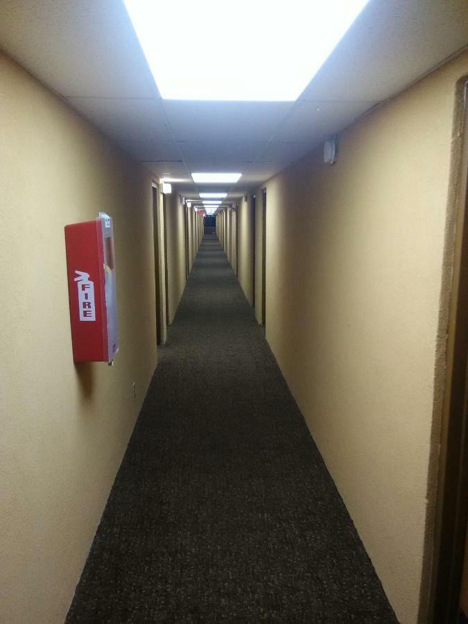 Travelodge By Wyndham Bloomington Esterno foto